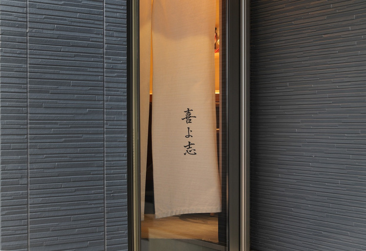 JR浦和駅から徒歩約5分